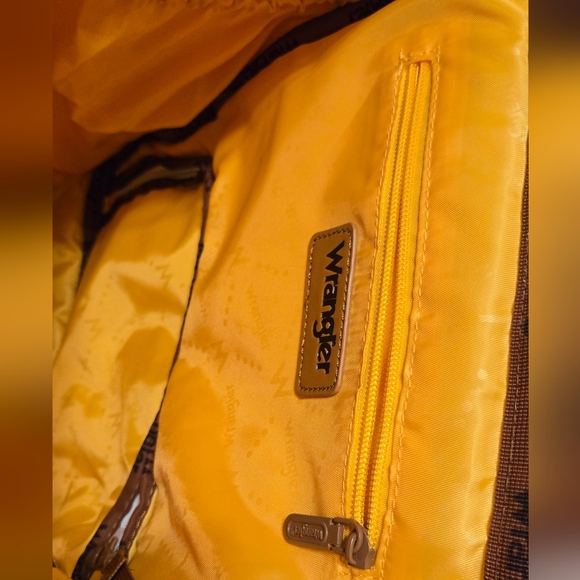 Wrangler Aztec Patterned Cream Backpack - Picture 12 of 12